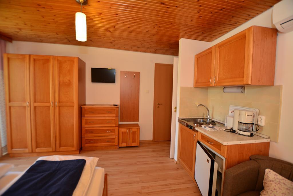Hévíz Viragoskert Apartman חדר תמונה